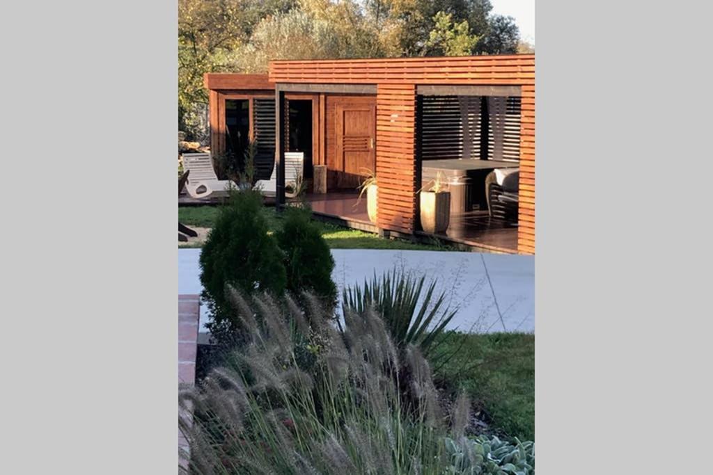 Orchardhouse Farmhouse, Wellness Chrast  Luaran gambar